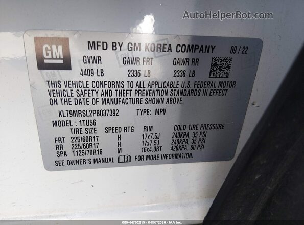 KL79MRSL2PB037392 2023 CHEVROLET TRAILBLAZER White Вид наклейки з VIN-кодом