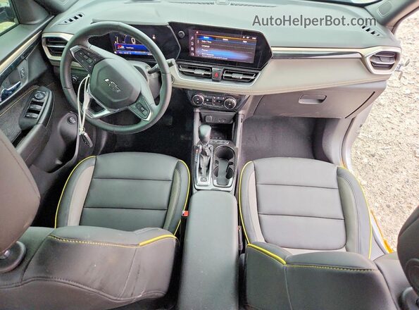 KL79MSSL2RB105913 2024 CHEVROLET TRAILBLAZER Серый Вид панели приборов