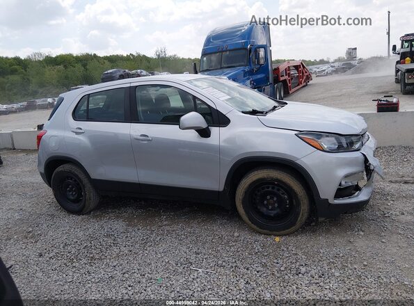 KL7CJKSB5JB622262 2018 CHEVROLET TRAX Silver Вид задньої частини салону