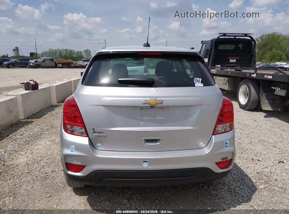KL7CJKSB5JB622262 2018 CHEVROLET TRAX Silver 