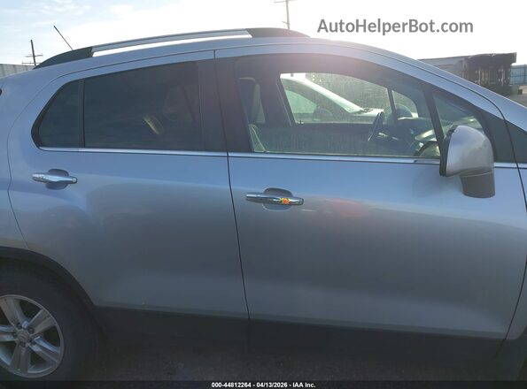 KL7CJLSB0JB715356 2018 CHEVROLET TRAX Silver 