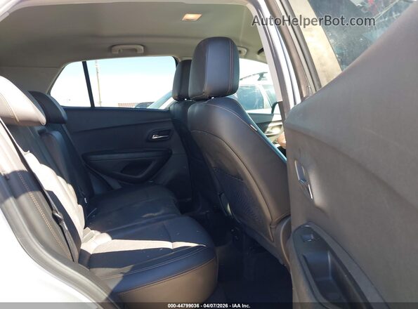 KL7CJLSB1MB337584 2021 CHEVROLET TRAX Silver VIN კოდის სტიკერის ხედი
