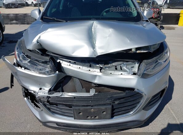 KL7CJLSB1MB337584 2021 CHEVROLET TRAX Silver წინა ხედი