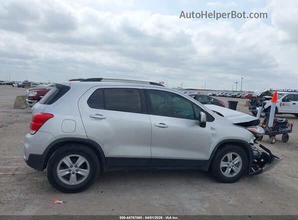 KL7CJLSB5MB334123 2021 CHEVROLET TRAX Silver Սալոնի հետևի տեսք