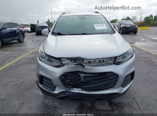 KL7CJLSB9MB323223 2021 CHEVROLET TRAX Silver Սարքավորումների վահանակի տեսք