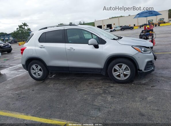 KL7CJLSB9MB323223 2021 CHEVROLET TRAX Silver Սալոնի հետևի տեսք