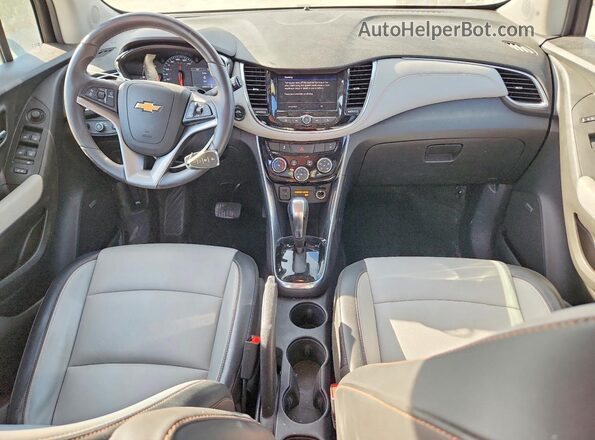 KL7CJMSB8LB339451 2020 CHEVROLET TRAX White Vista del salpicadero