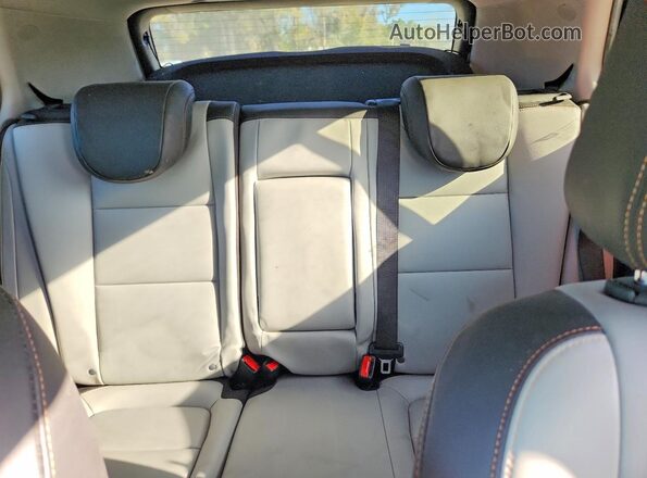 KL7CJMSB8LB339451 2020 CHEVROLET TRAX White Vista de los asientos traseros