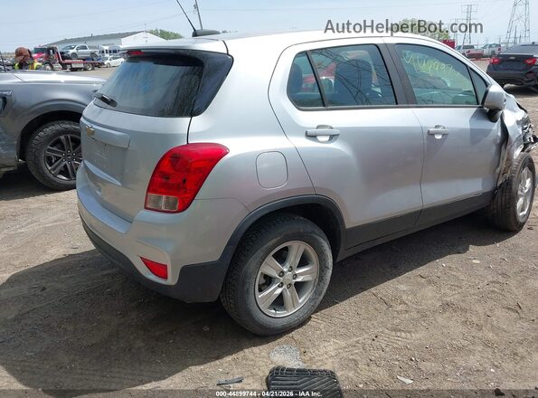 KL7CJNSB1JB596096 2018 CHEVROLET TRAX Silver Rear right