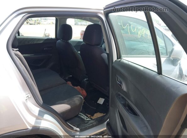 KL7CJNSB1JB596096 2018 CHEVROLET TRAX Silver VIN sticker view