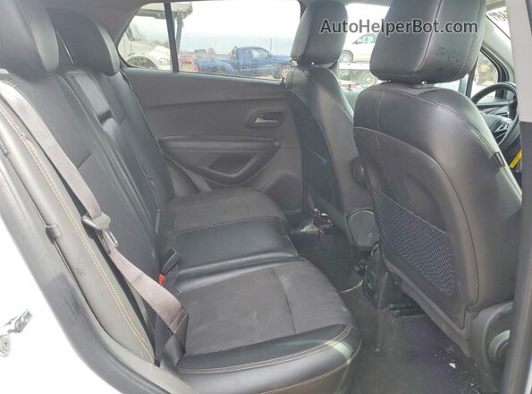 KL7CJPSB1MB323465 2021 CHEVROLET TRAX White Vista interior trasera