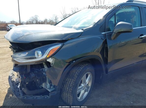 KL7CJPSB2JB647679 2018 CHEVROLET TRAX Gray Front view