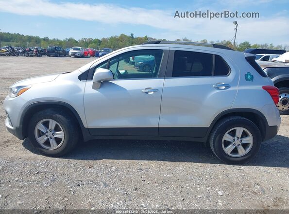 KL7CJPSB3KB756928 2019 CHEVROLET TRAX Серебряный 
