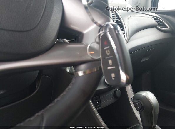 KL7CJPSB4KB926665 2019 CHEVROLET TRAX Silver Вид панелі приладів