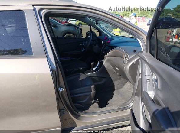 KL7CJPSB8MB354860 2021 CHEVROLET TRAX Brown Vista interior delantera
