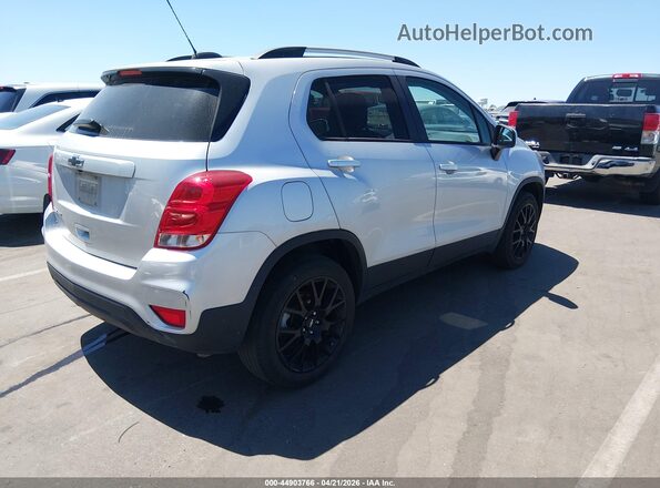 KL7CJPSM5NB539046 2022 CHEVROLET TRAX Silver Trasero derecho
