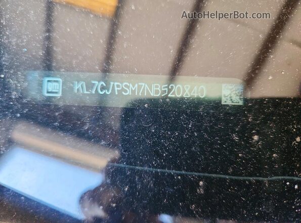 KL7CJPSM7NB520840 2022 CHEVROLET TRAX Gray Widok naklejki z numerem VIN