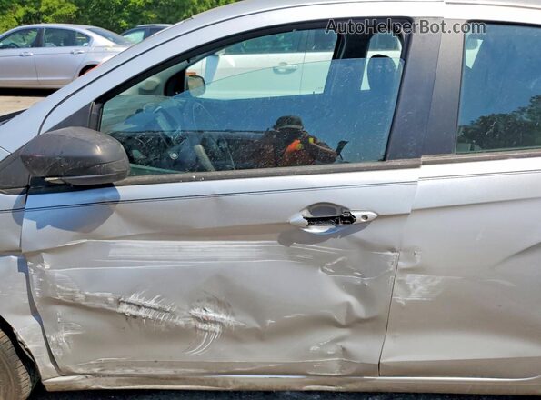 KL8CB6SA8JC472505 2018 CHEVROLET SPARK Silver Вид салону спереду