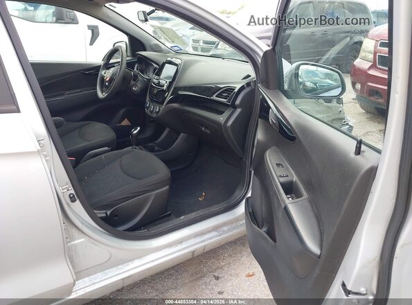 KL8CD6SA7LC446166 2020 CHEVROLET SPARK White Вид салону спереду