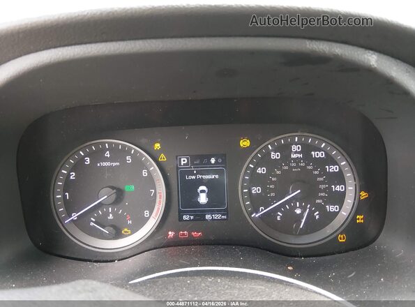 KM8J3CA40HU302001 2017 HYUNDAI TUCSON Brown Widok tylnych siedzeń