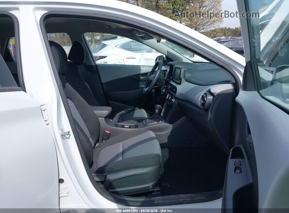 KM8K1CAA1LU574159 2020 HYUNDAI KONA White წინა სალონის ხედი