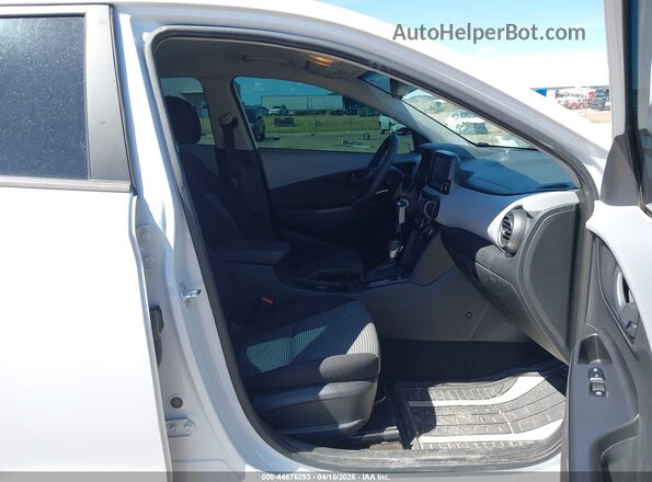 KM8K1CAA8LU558752 2020 HYUNDAI KONA White Vista interior delantera