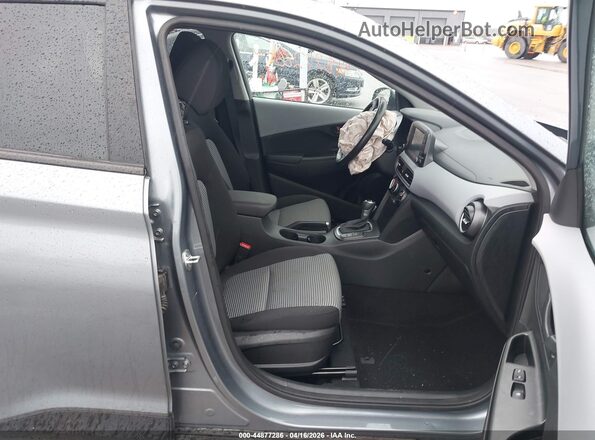 KM8K22AA3LU464902 2020 HYUNDAI KONA Синий Вид салона спереди