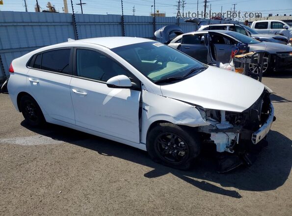 KMHC65LC0HU049570 2017 HYUNDAI IONIQ White Front right