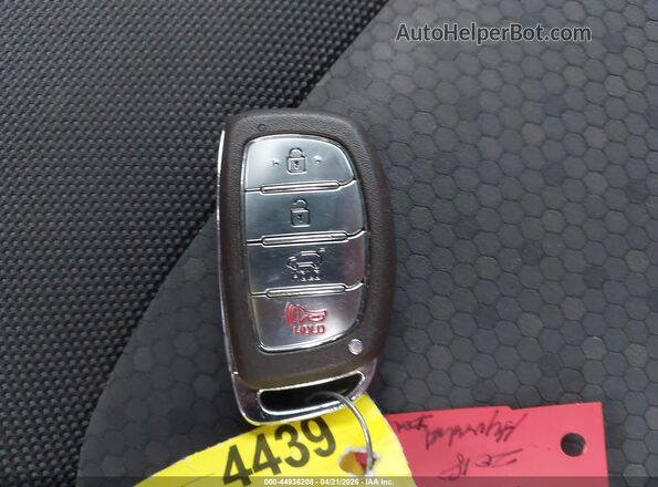 KMHC65LC2JU060592 2018 HYUNDAI IONIQ HYBRID Blue Widok deski rozdzielczej
