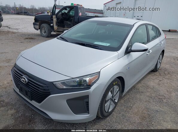 KMHC65LC3JU100307 2018 HYUNDAI IONIQ HYBRID Silver Առջևի ձախ երեք քառորդ տեսարան