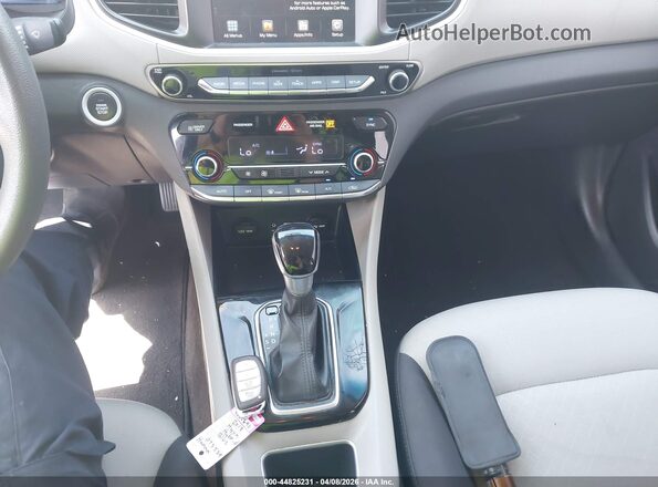 KMHC65LC8JU073539 2018 HYUNDAI IONIQ HYBRID Black 