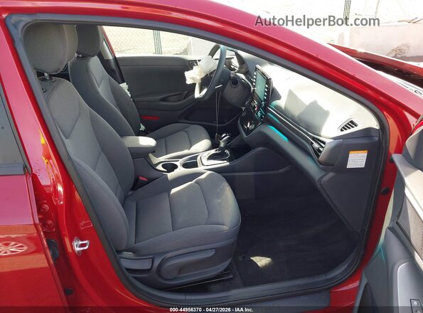KMHC65LC8LU230912 2020 HYUNDAI IONIQ HYBRID Красный Вид салона спереди