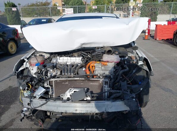 KMHC65LD2NU283469 2022 HYUNDAI IONIQ PLUG-IN HYBRID Белый Вид спереди