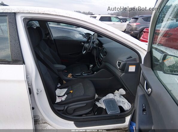 KMHC65LD8KU154972 2019 HYUNDAI IONIQ PLUG-IN HYBRID White Вид салону спереду
