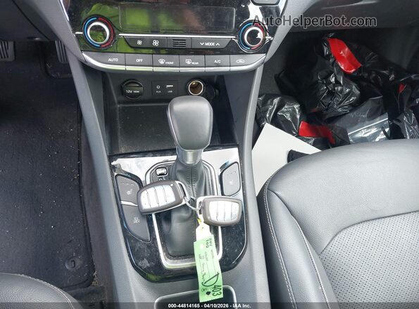 KMHC75LD1KU150470 2019 HYUNDAI IONIQ PLUG-IN HYBRID White Widok deski rozdzielczej