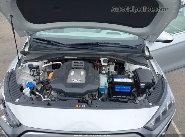 KMHC85LJ6LU071283 2020 HYUNDAI IONIQ ELECTRIC Silver Вид ззаду