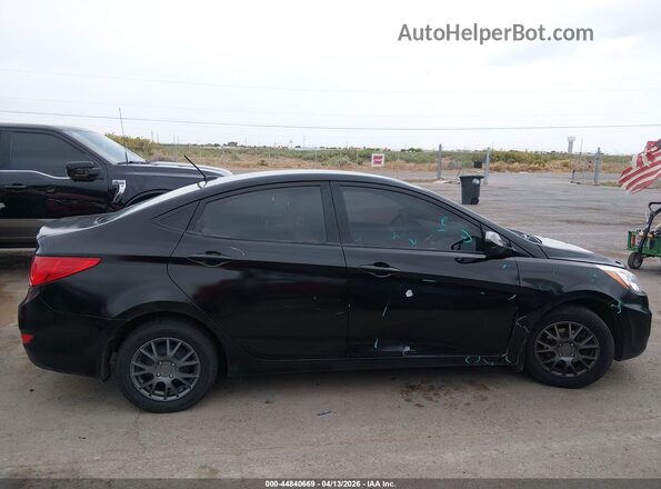 KMHCT4AE0GU084650 2016 HYUNDAI ACCENT Black Սալոնի հետևի տեսք