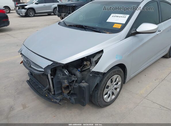 KMHCT4AE1GU011805 2016 HYUNDAI ACCENT Silver Front view