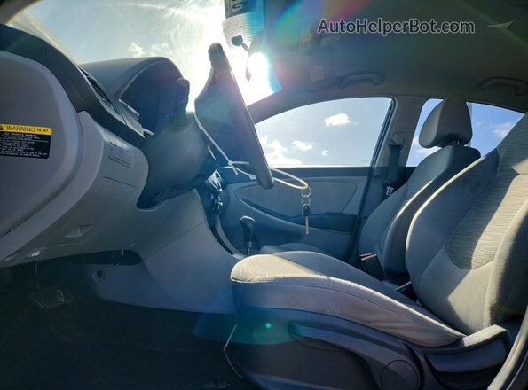 KMHCT4AE7GU084676 2016 HYUNDAI ACCENT Black წინა სალონის ხედი