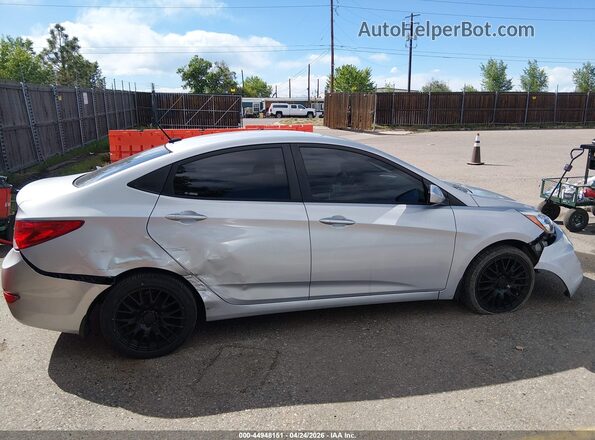KMHCT4AE9GU045216 2016 HYUNDAI ACCENT Gray Вид задньої частини салону