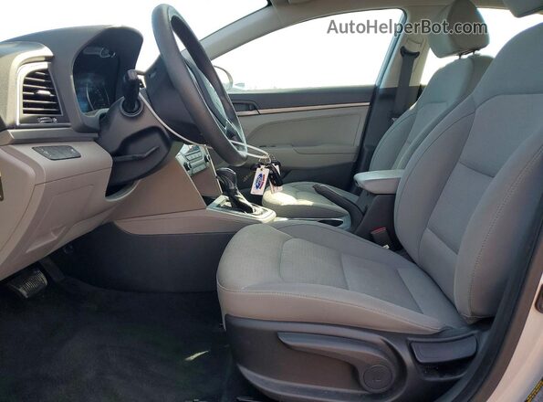 KMHD74LF5HU096325 2017 HYUNDAI ELANTRA Серебряный Вид салона спереди