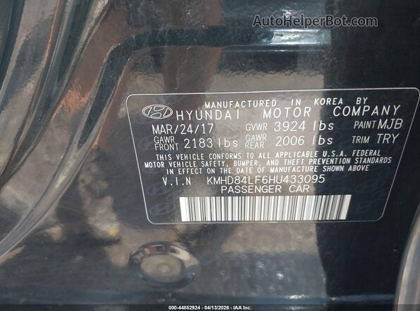 KMHD84LF6HU433095 2017 HYUNDAI ELANTRA Black Widok komory silnika