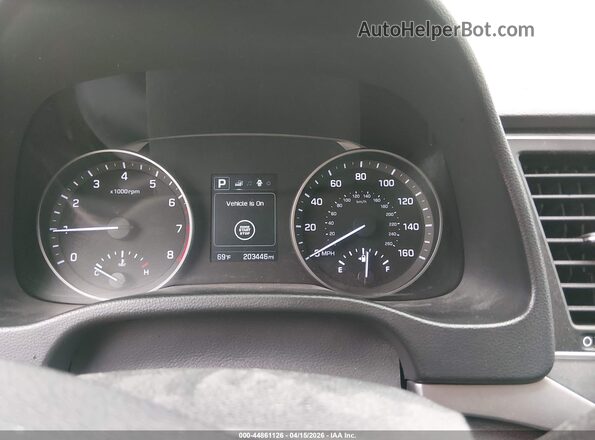 KMHD84LF9JU505381 2018 HYUNDAI ELANTRA Silver Widok z przodu