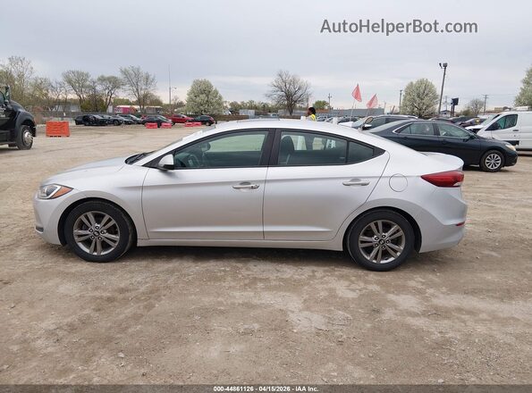 KMHD84LF9JU505381 2018 HYUNDAI ELANTRA Silver Widok wnętrza z tyłu