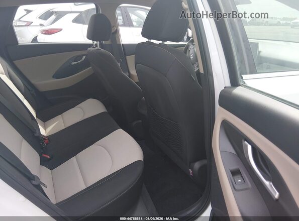 KMHH35LE3JU016309 2018 HYUNDAI ELANTRA GT White 