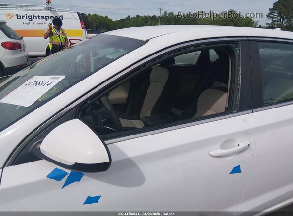KMHH35LE3JU016309 2018 HYUNDAI ELANTRA GT White 