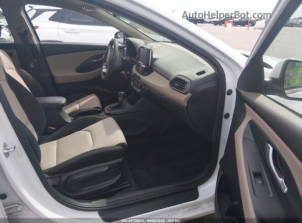 KMHH35LE3JU016309 2018 HYUNDAI ELANTRA GT White 
