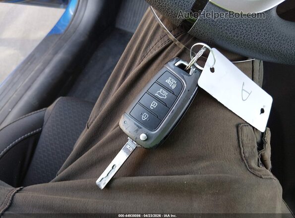KMHH35LE9JU016458 2018 HYUNDAI ELANTRA GT Синий Вид панели приборов