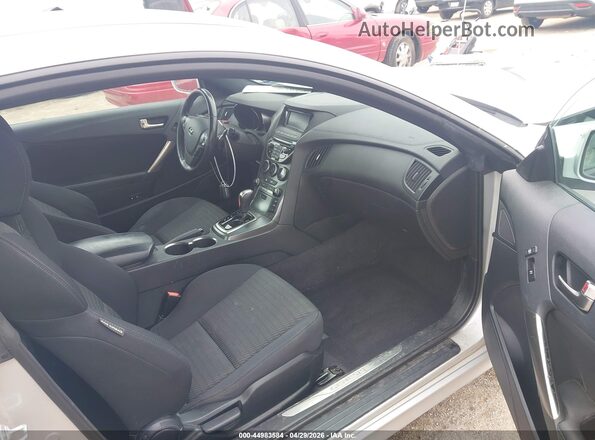 KMHHT6KJ0GU133035 2016 HYUNDAI GENESIS Серебряный Вид салона спереди