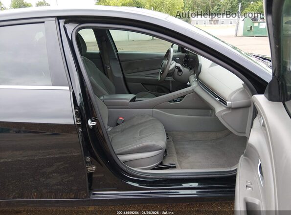 KMHLS4DG4RU717296 2024 HYUNDAI ELANTRA Black Widok wnętrza z przodu